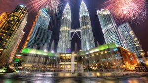Read more about the article 7 Best Spots to Enjoy New Year Fireworks 2025 in Malaysia (Kuala Lumpur)